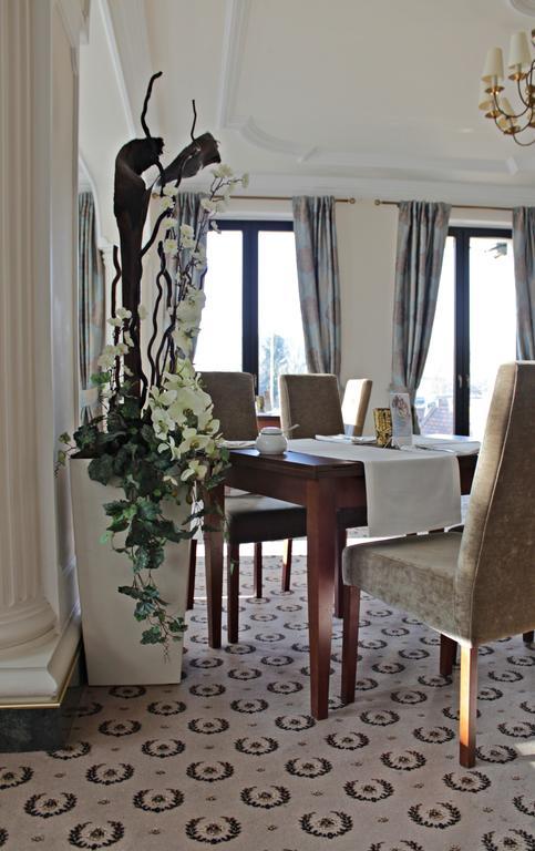 Astoria Bed & Breakfast Swarzedz Ngoại thất bức ảnh