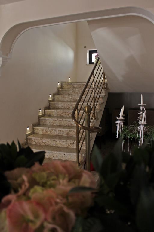 Astoria Bed & Breakfast Swarzedz Ngoại thất bức ảnh