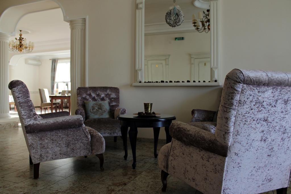 Astoria Bed & Breakfast Swarzedz Ngoại thất bức ảnh