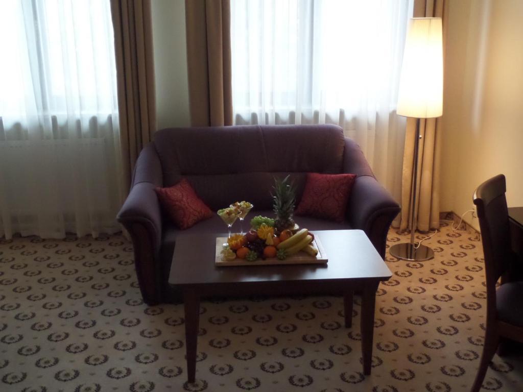 Astoria Bed & Breakfast Swarzedz Ngoại thất bức ảnh