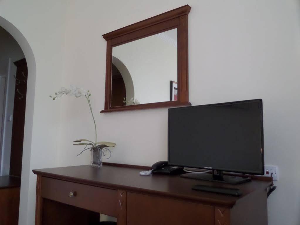 Astoria Bed & Breakfast Swarzedz Ngoại thất bức ảnh